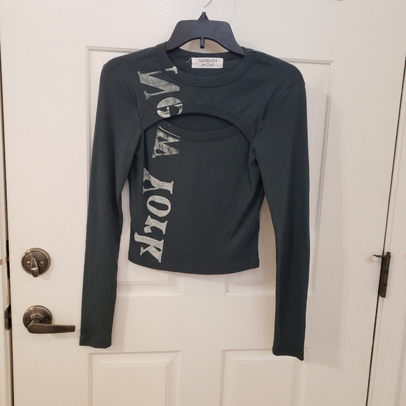 DAYDREAMER New York Peek-A-Boo Long Sleeve Tee Gray Graphic, Size Small - Picture 1 of 6